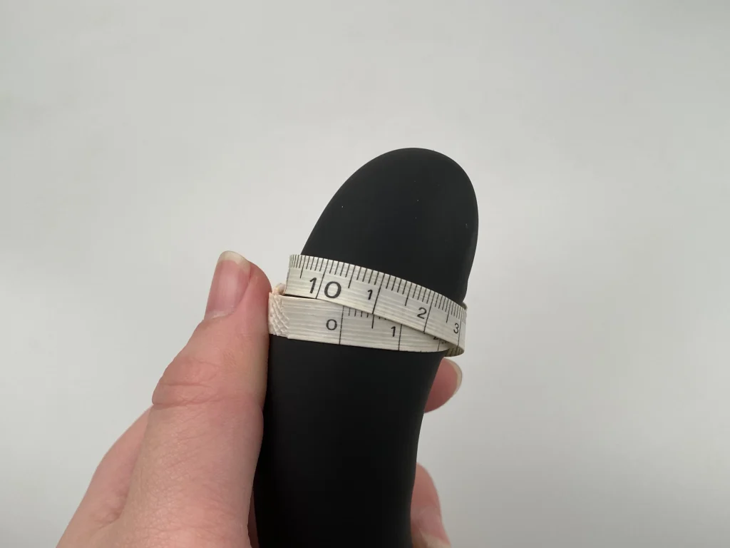 diameter of strapless dildo