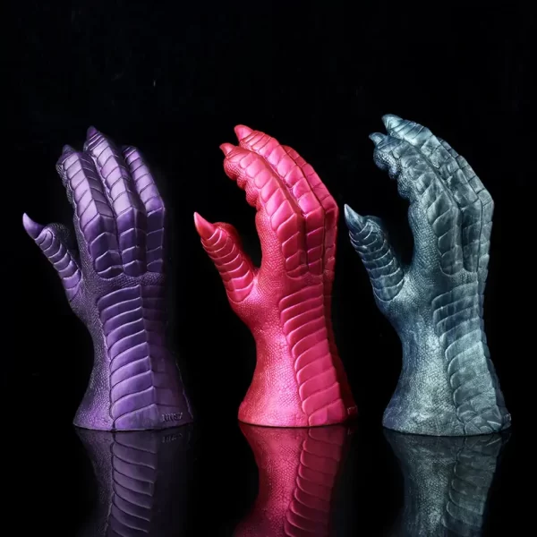 Dragon Claw - Ultra Realistic Dildo 8 Inches
